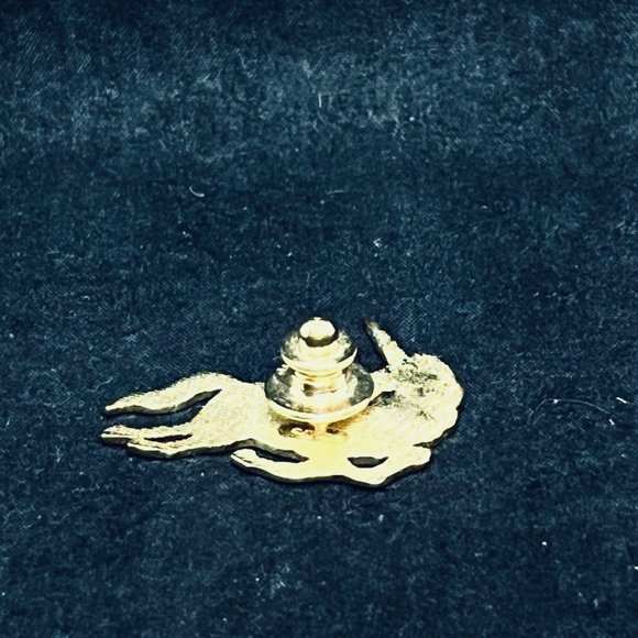 Avon Gold Tone Unicorn Lapel Pin - Picture 3 of 5